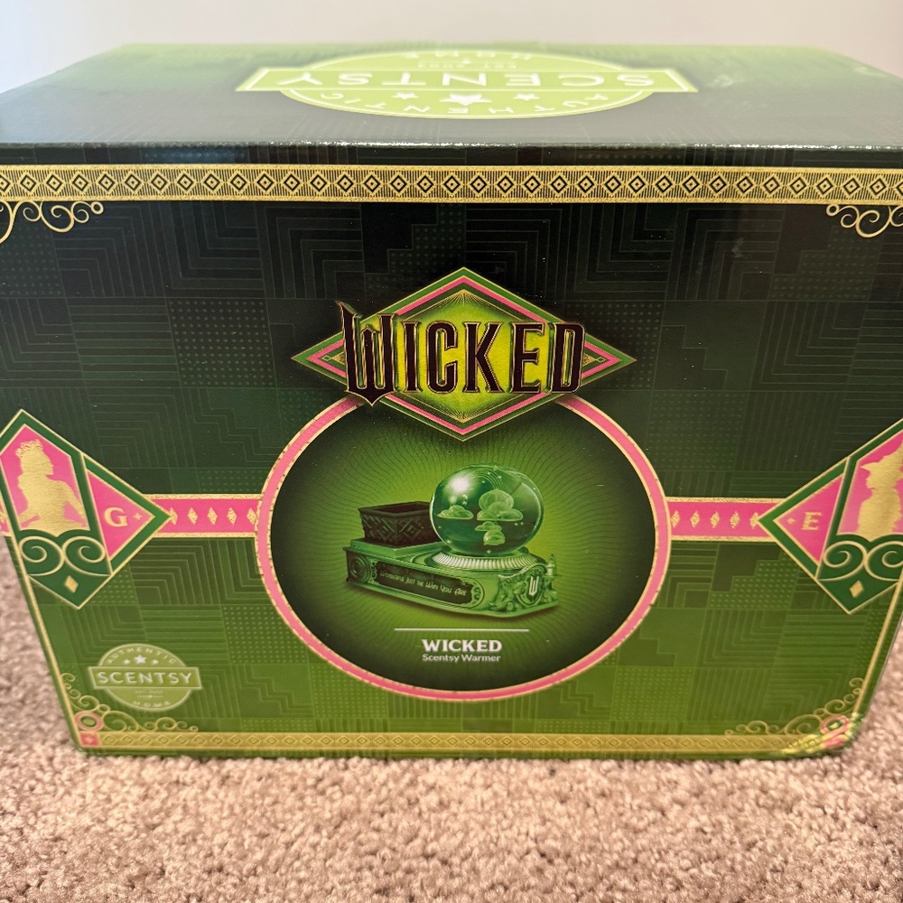 Large Scentsy Wicked special edition wax warmer new in box!